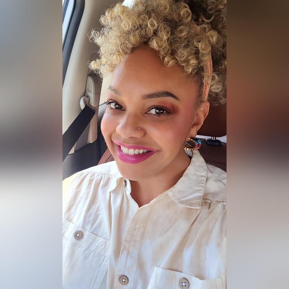 Meet your Posher, Nicole